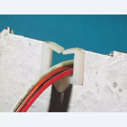 Square snap bushing SQE